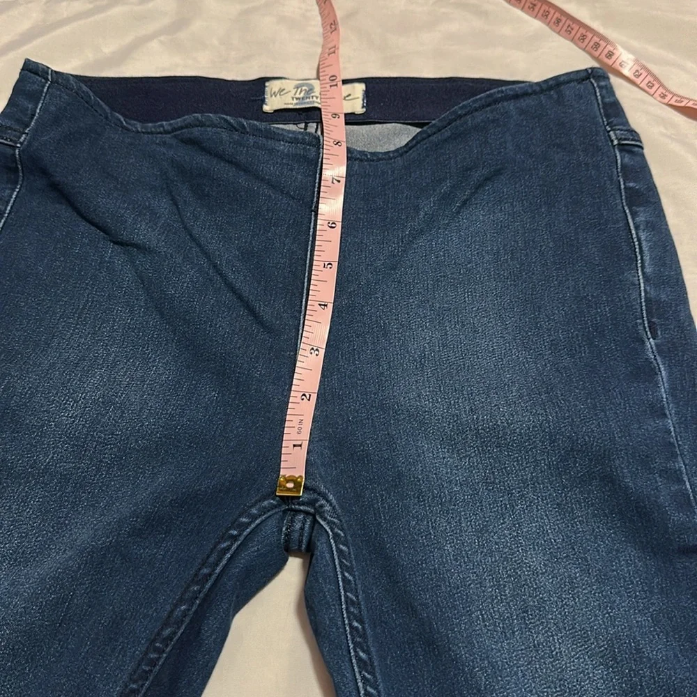 We The Free Penny Pull-On Flare Jeans Sz 26 - Picture 4 of 10